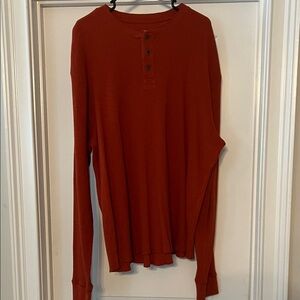 True Craft Men's Long Sleeve Henley in Rust